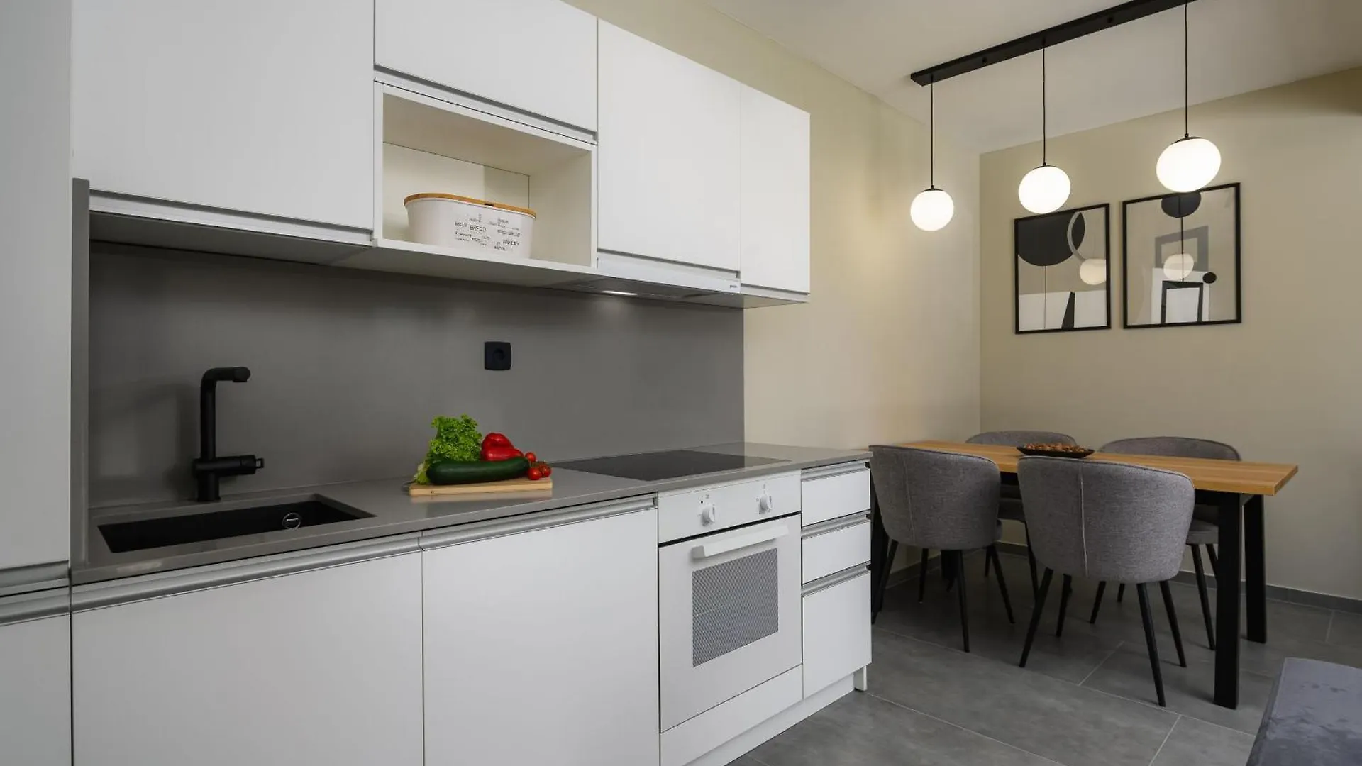 Holiday home Luxurioese, Ruhige Villa Lakora Mit Pool Radmani Croatia