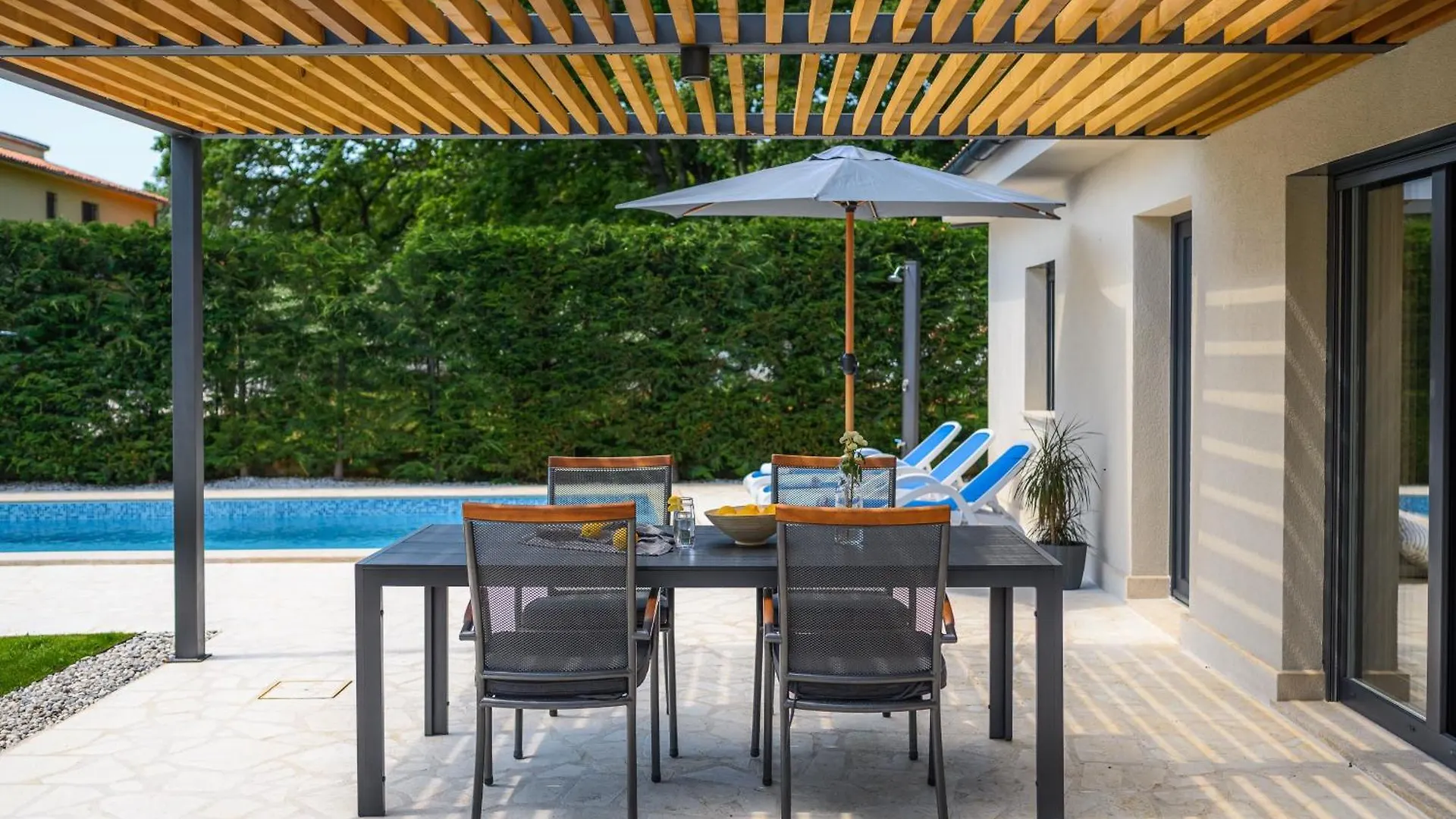 Luxurioese, Ruhige Villa Lakora Mit Pool Radmani Croatia